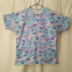 Light Blue Butterflies & Hearts Scrub Top 🦋💜